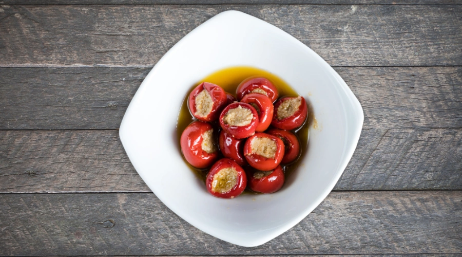 Tomate cereja confitado